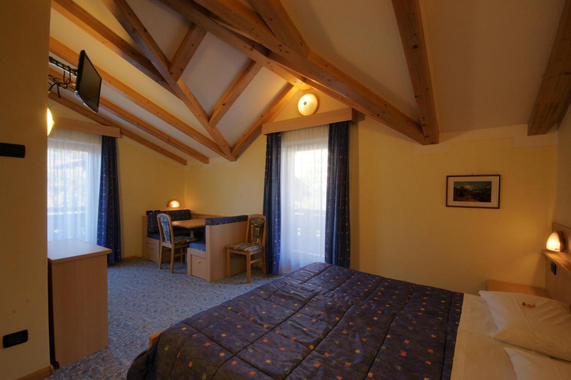 Berg Hotel Latemar Spitze 비고디파사 외부 사진