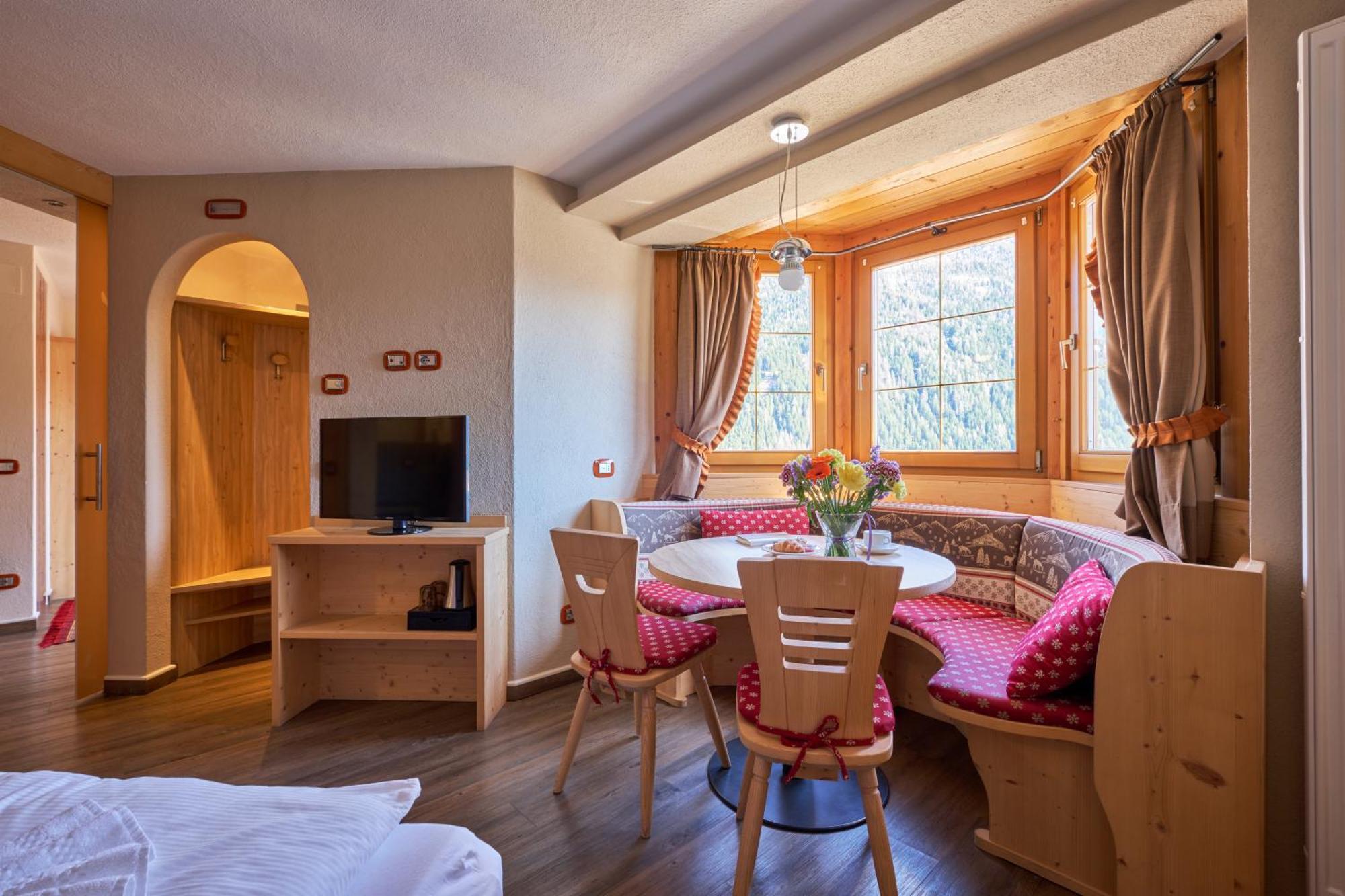 Berg Hotel Latemar Spitze 비고디파사 외부 사진